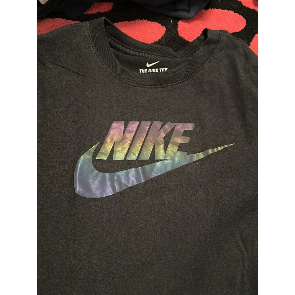 Boys Nike top